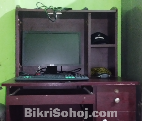 টেবিল কম্পিউটার টেবিল